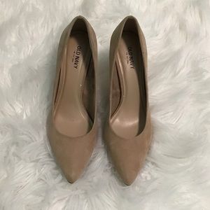 | Old Navy | Nude faux suede pumps ✨